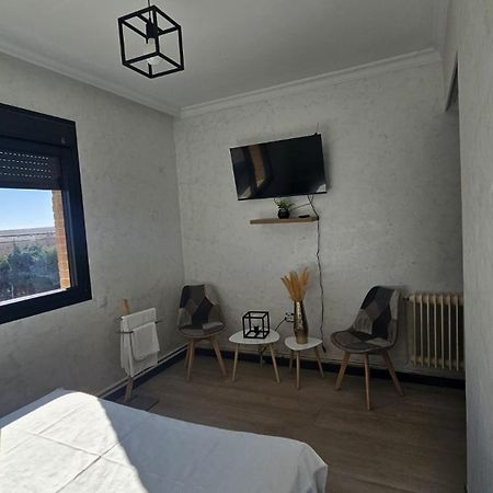 Hotel Restaurante El Patas Corral de Almaguer Екстериор снимка