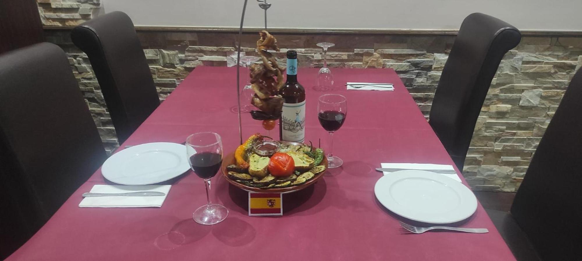 Hotel Restaurante El Patas Corral de Almaguer Екстериор снимка